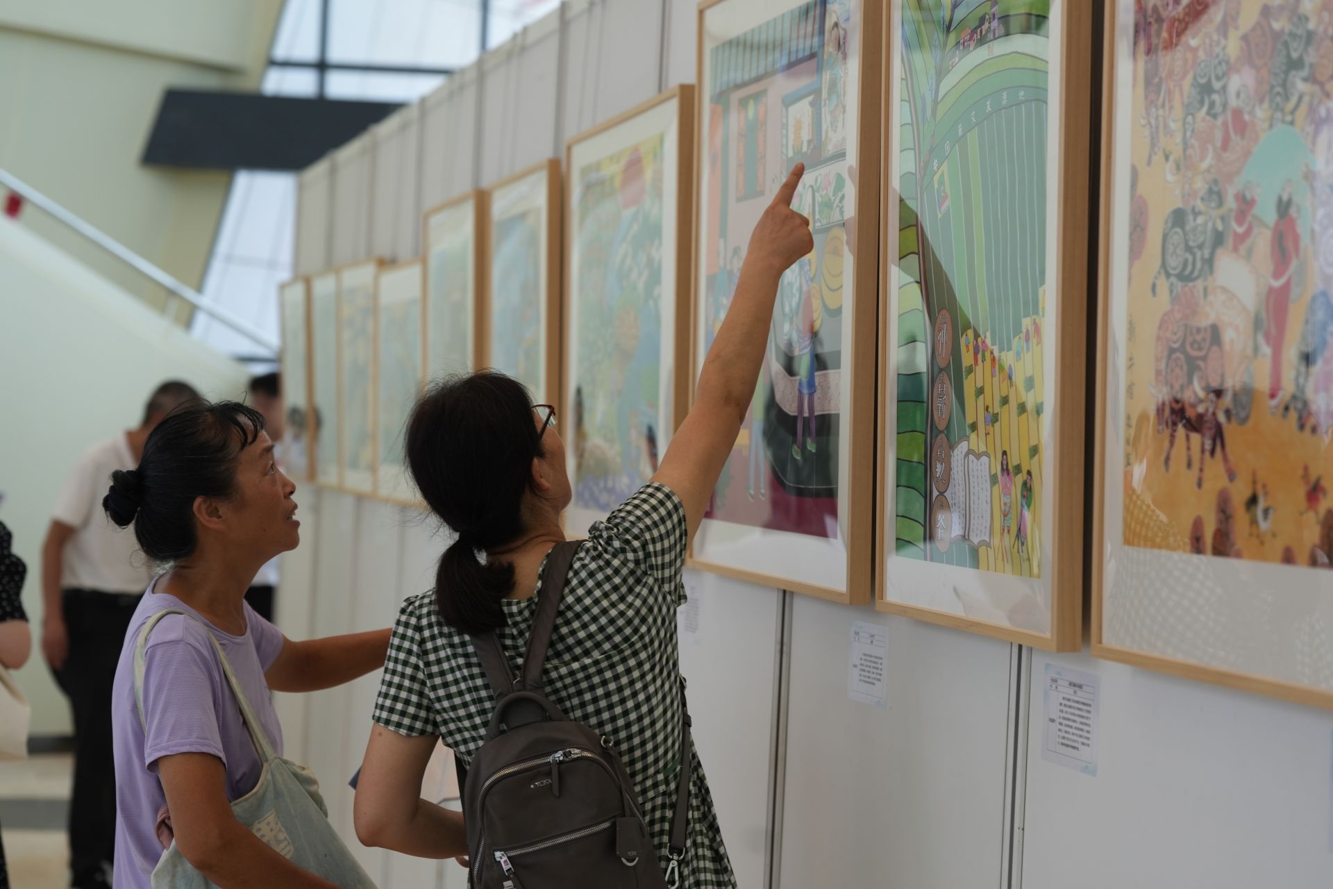 放下鋤頭拿起畫筆，黃岡有“畫”說文藝創作